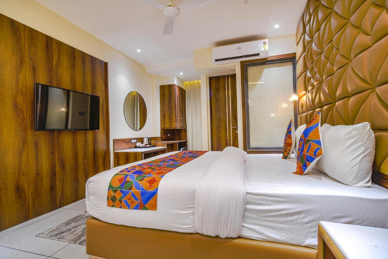 Fabhotel Benchmark إندور المظهر الخارجي الصورة